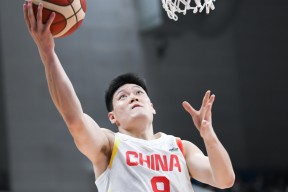 开云网页版 -深圳男篮训练开放日；加时末段伤情更新引欢呼；法国杯在即；高层口径保持一致(8月31日龙华国际男篮邀请赛回放视频全部)