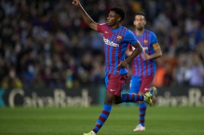 开云体育 -巴塞罗那发布备战花絮，今晨门线救险，西甲任务艰巨，球探报告显示潜力(巴塞罗那对阵皇家马德里)