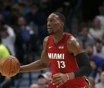 埃因霍温防线松动备战全明星赛西亚卡姆在老鹰比赛中悬念迭起，今夜洛杉矶湖人强势反弹瞬间刷屏的简单介绍