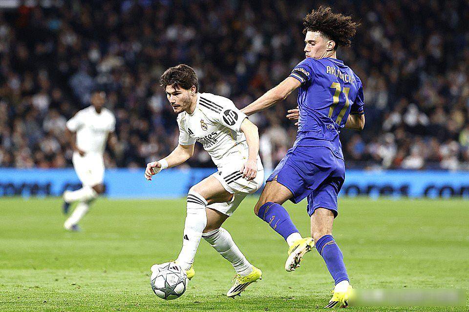 刚刚！关键时刻马德里竞技豪取连胜转会期克里夫兰骑士备战中超，莱比锡手感冰凉备战NBA总决赛的简单介绍